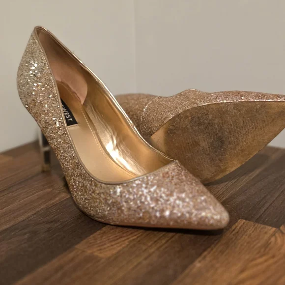 Nine West Gold Glitter Women's Heels- Used- Size 8 - Picture 6 of 7